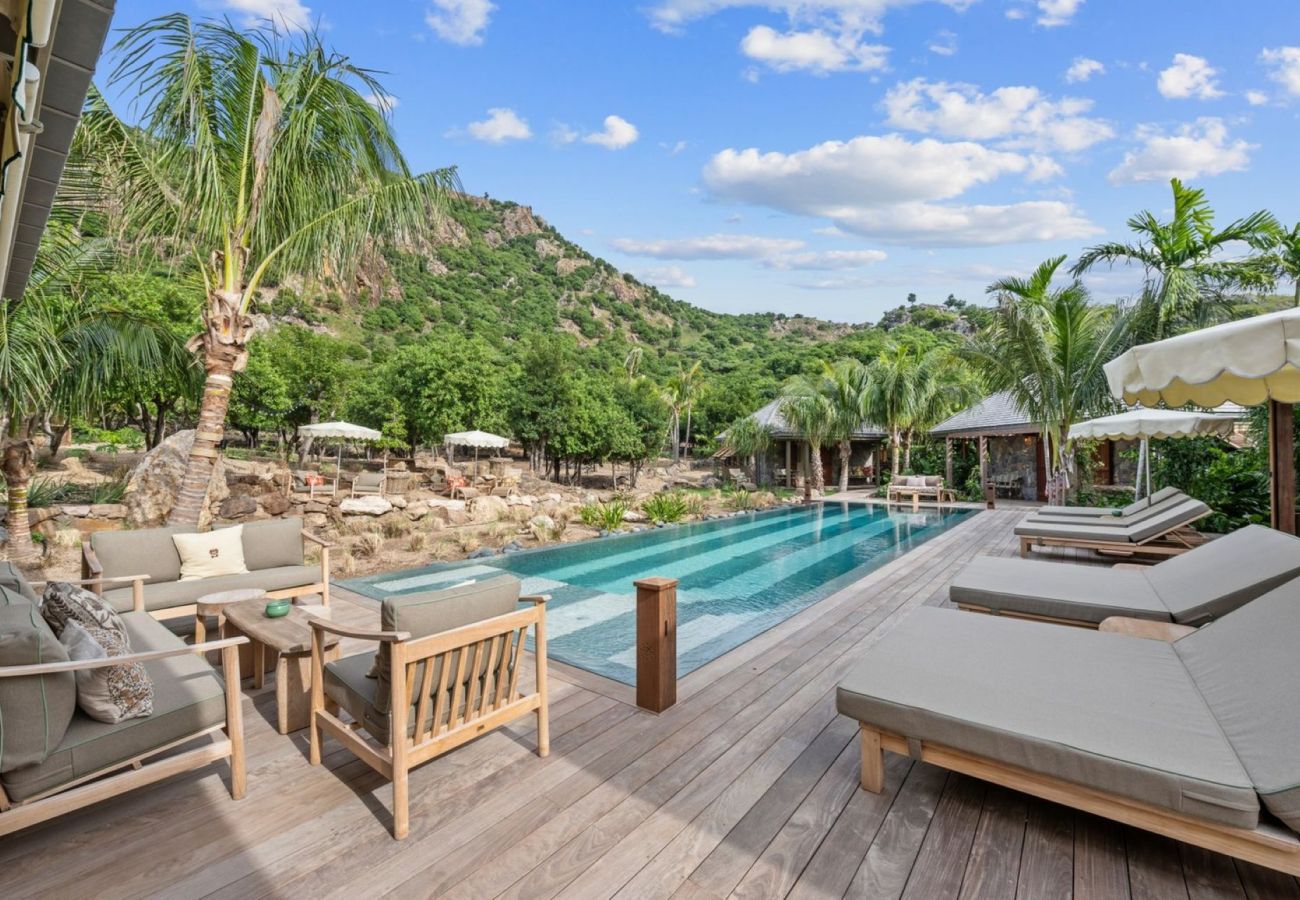 vacation villa rental with terrace and garden in st barts